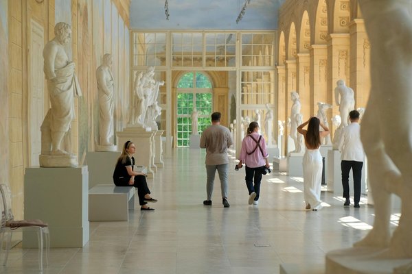 Couture vs Fast fashion : le retour du fait main